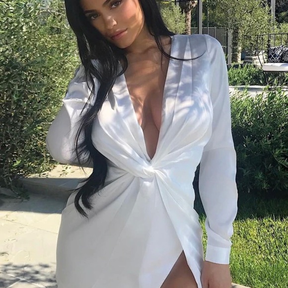 White silk dress from Fashionnova. Worn once - Picture 2 of 3
